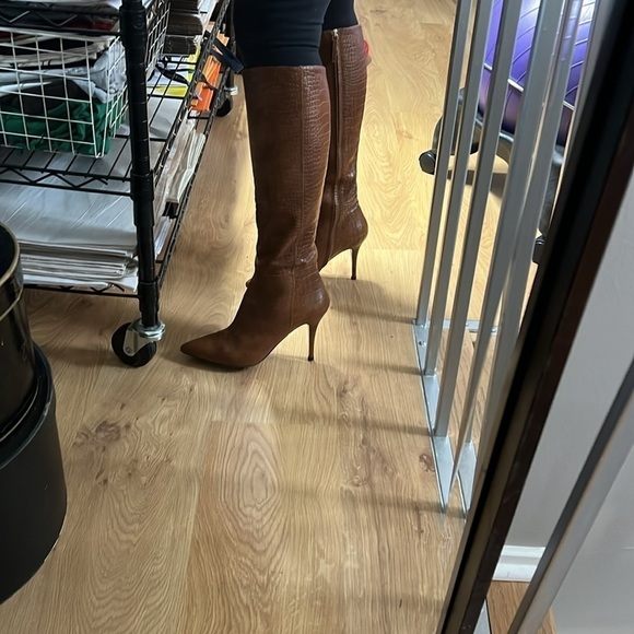 Hugo Boss Sz 39/US 9 Tall Croc Embossed Leather Zip Heel Boots - Picture 10 of 11